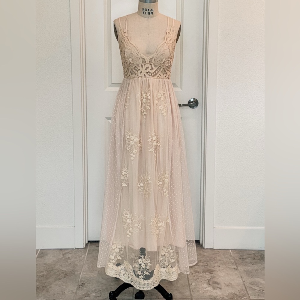 MAGNOLIA BOUTIQUE strappy romantic lace beach wedding maxi dress size Small NWOT